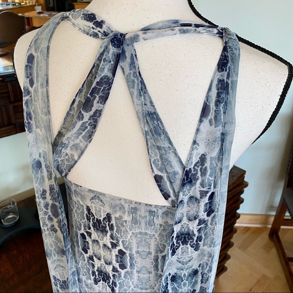 💙HAUTE HIPPIE, XS , Ribbon tie top.NWT !  GORGEOUS TOP !🌷Sultry, yet classy 💙 - Picture 9 of 16